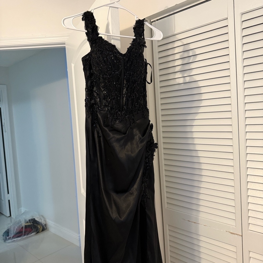 Elegant Black Evening Gown